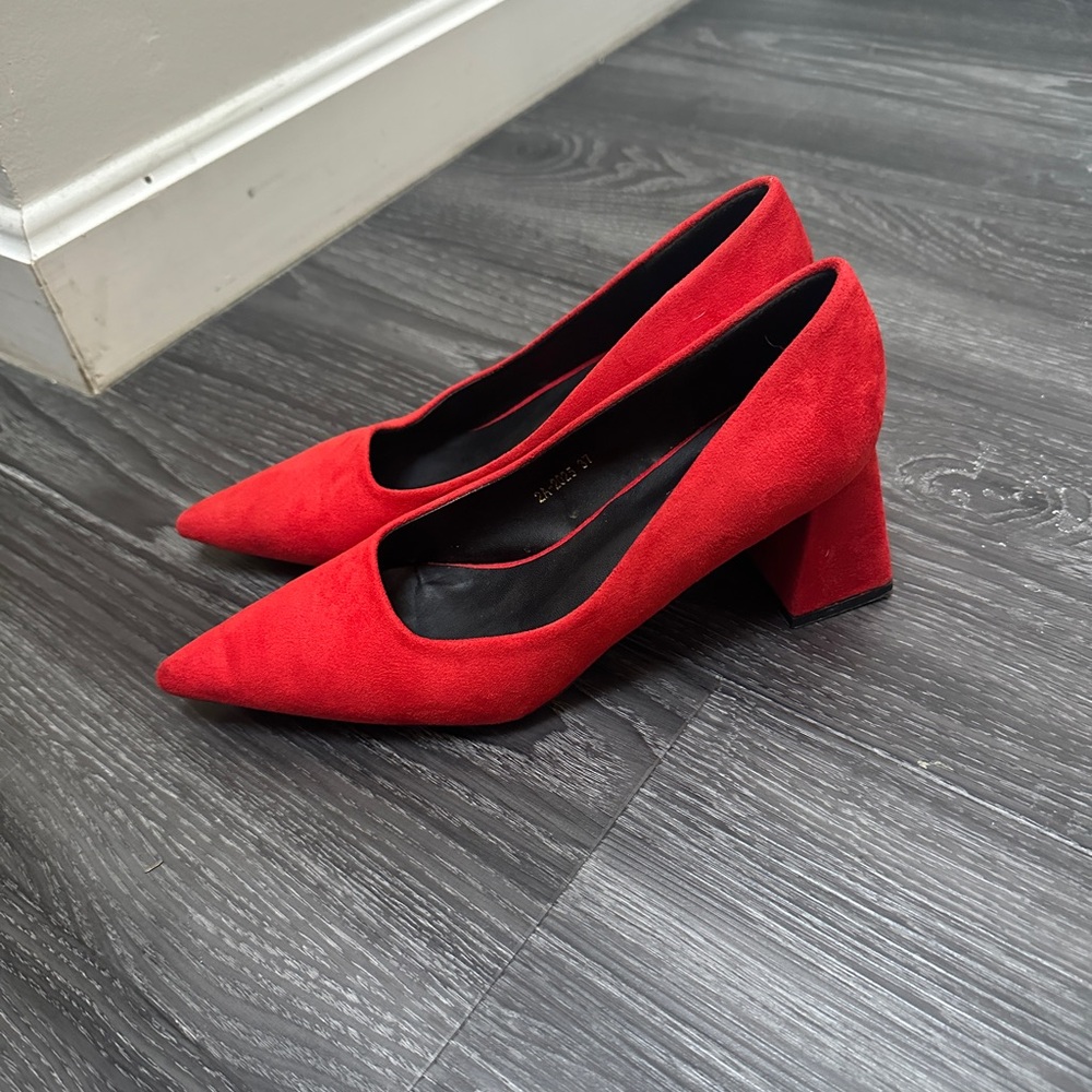 LALA Red Chunky Pumps with Pointed Toe, Size 7